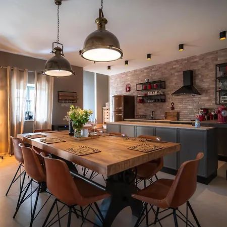 Moonlight 2 Villa Stuti